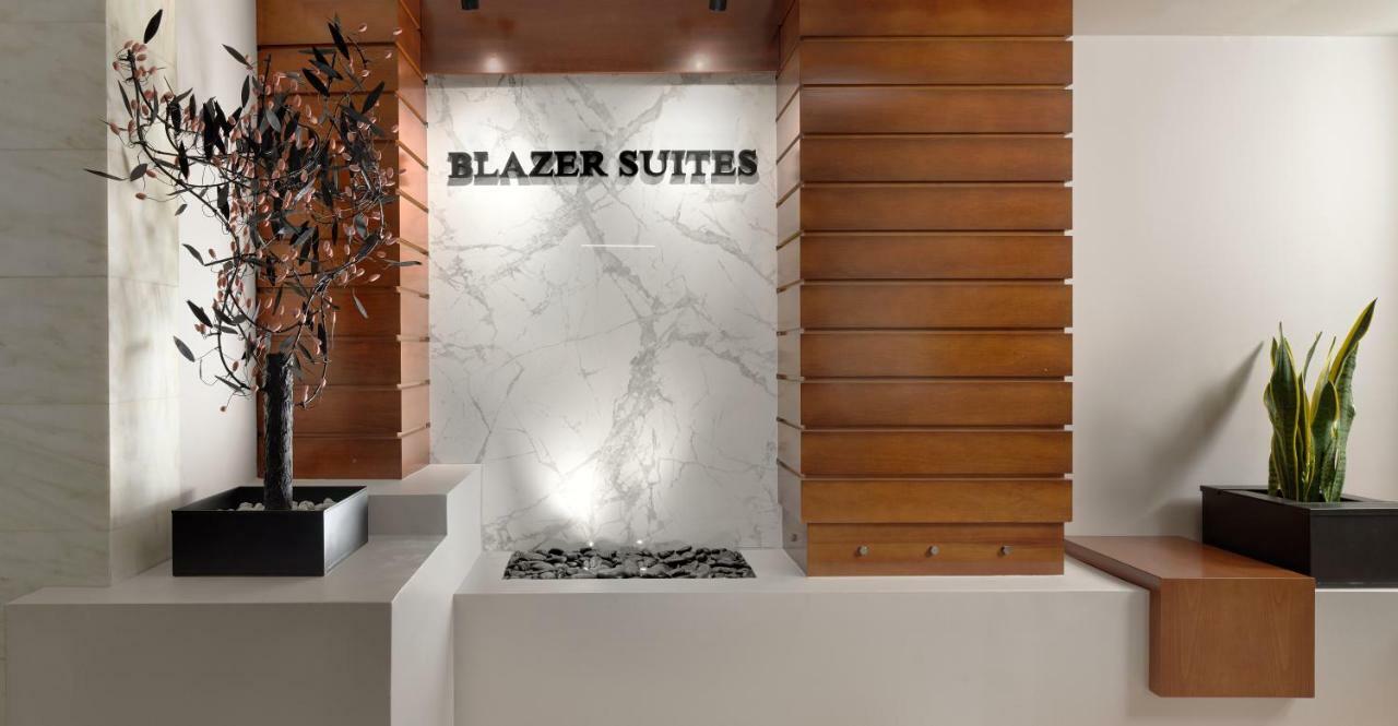 Blazer Suites Hotel Athén Kültér fotó